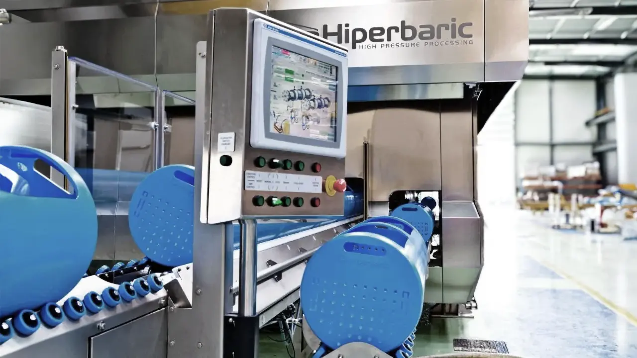 Hiperbaric’s High-Pressure Pasteurization Loading Machine