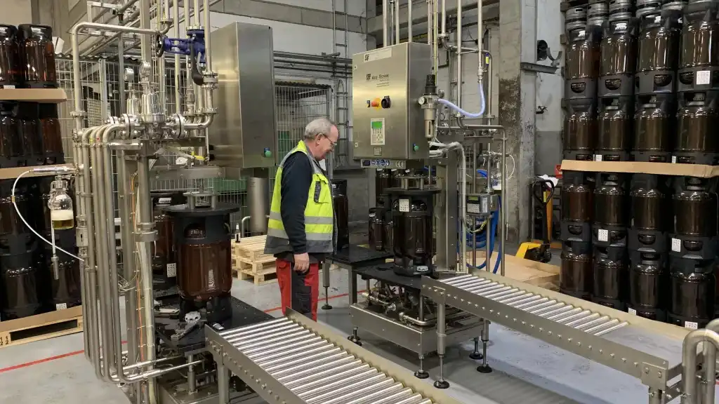 M+F Keg Technik Petainer Keg Filling Machine Conveyor